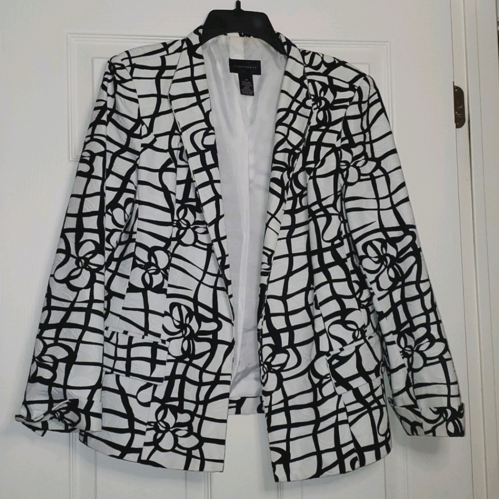 Black and white Blazer
